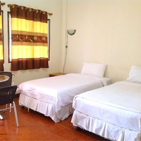 Hotel Sangthong Building Mae Chaem Esterno foto