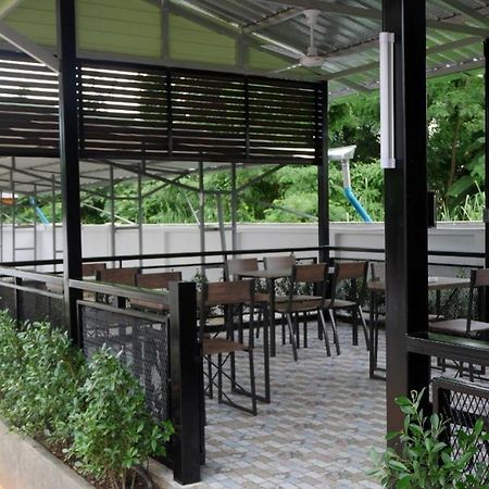 Hotel Sangthong Building Mae Chaem Esterno foto