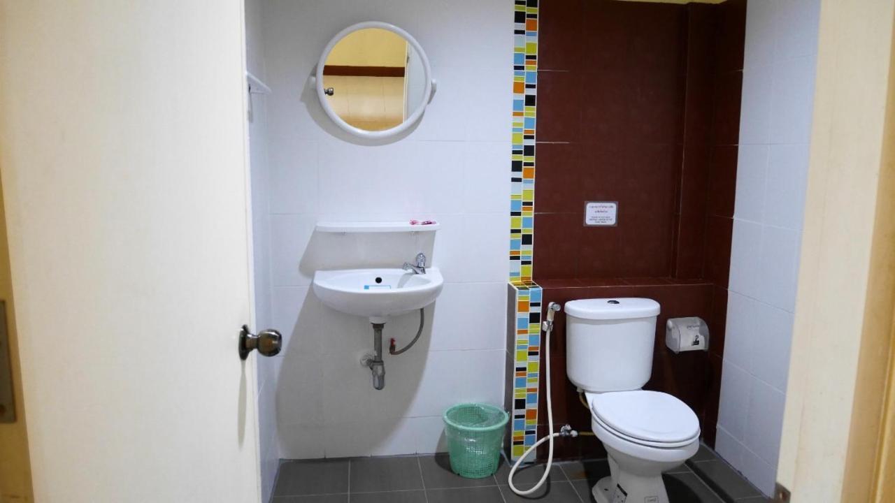 Hotel Sangthong Building Mae Chaem Esterno foto